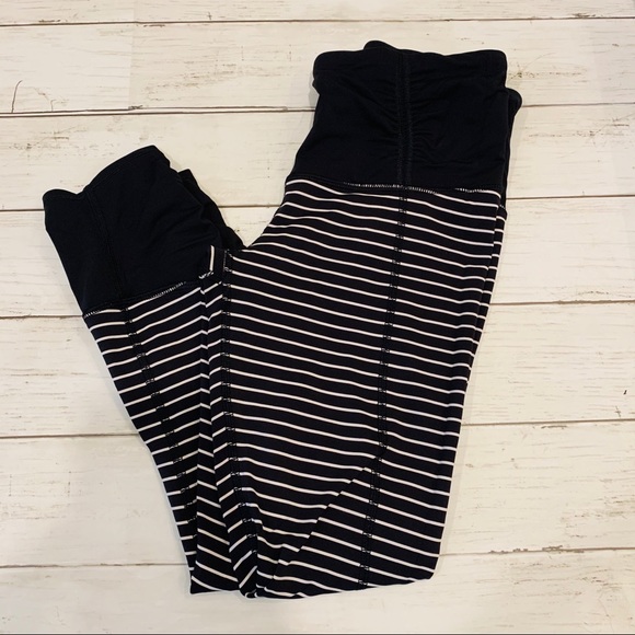 Runday striped crop black white SIZE 4 Lululemon - Picture 7 of 8